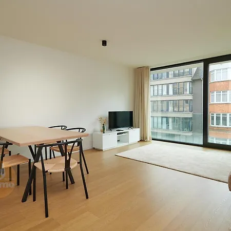 Stephanie 0201 Apartment *